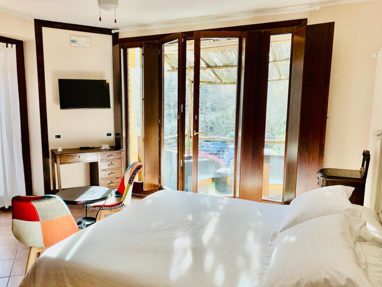 Agriturismo Il Talento Nella Quiete Castiglione dʼIntelvi Exterior foto
